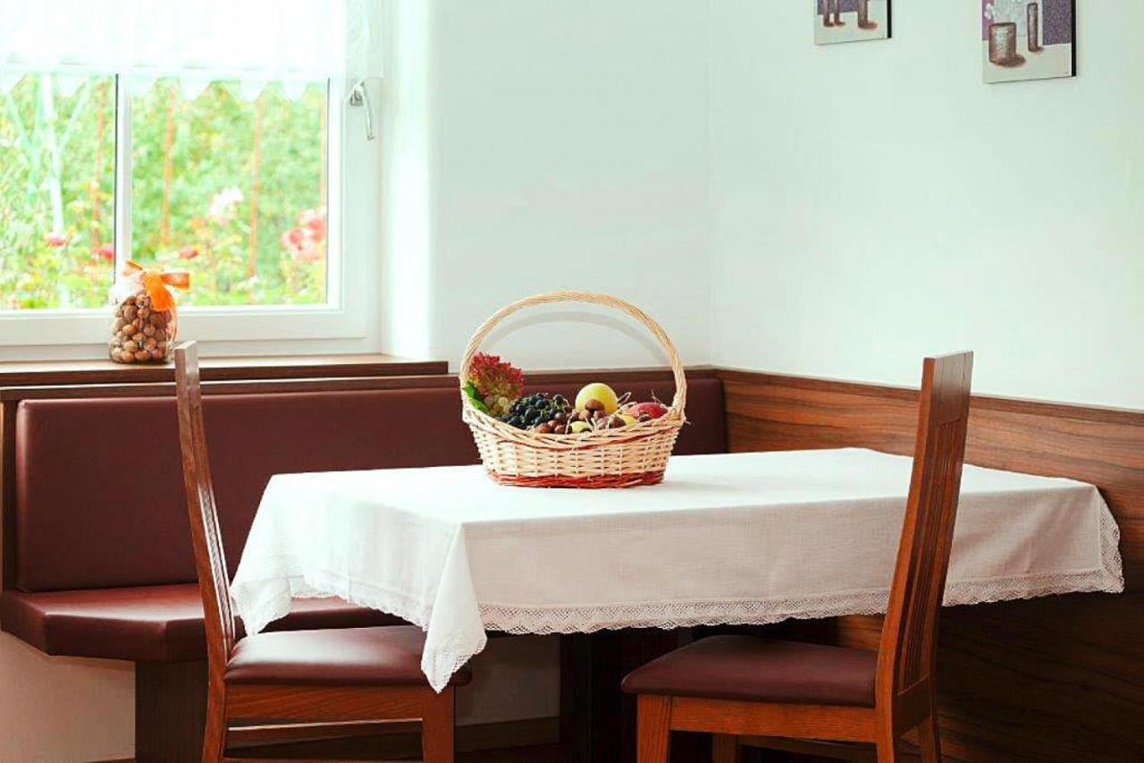 Apartment In Naz-Sciaves With Garden Natz-Schabs Luaran gambar