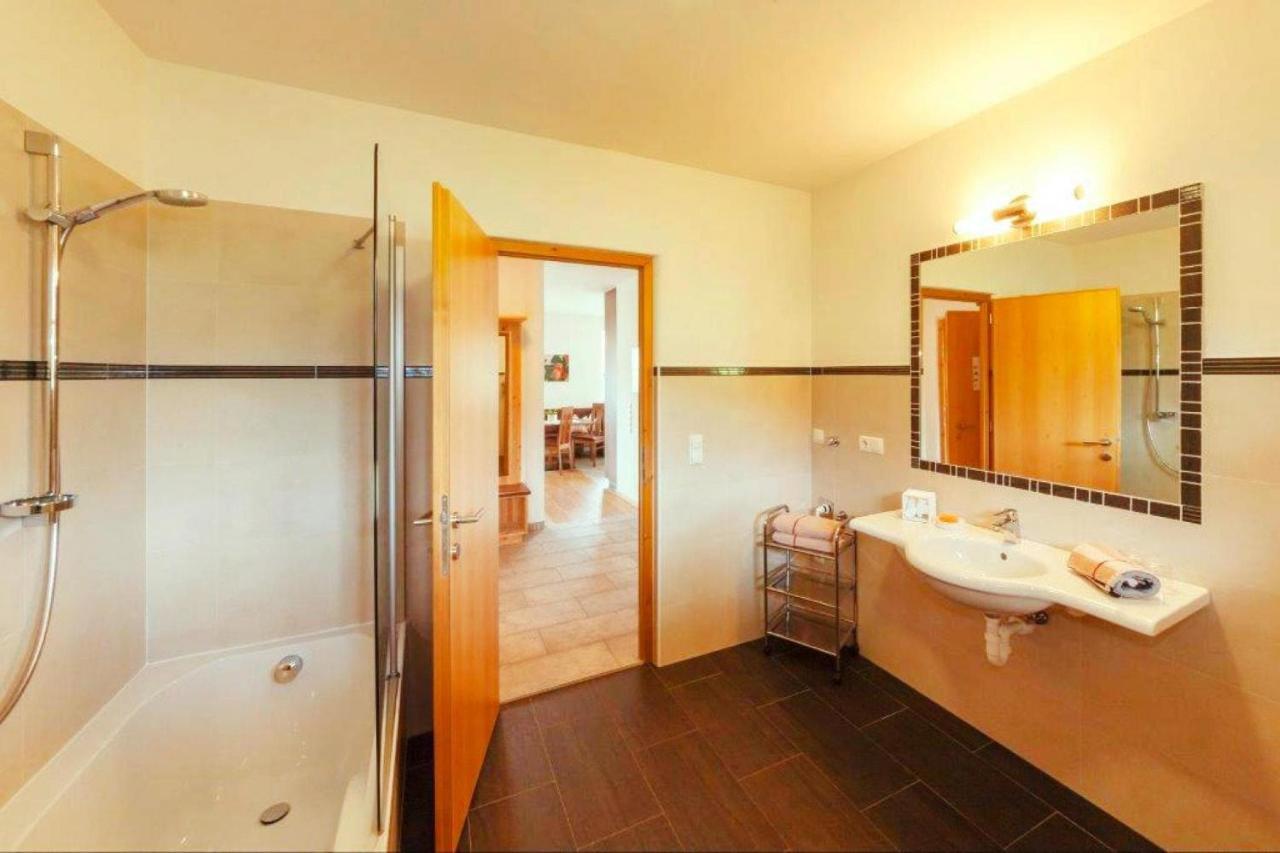 Apartment In Naz-Sciaves With Garden Natz-Schabs Luaran gambar