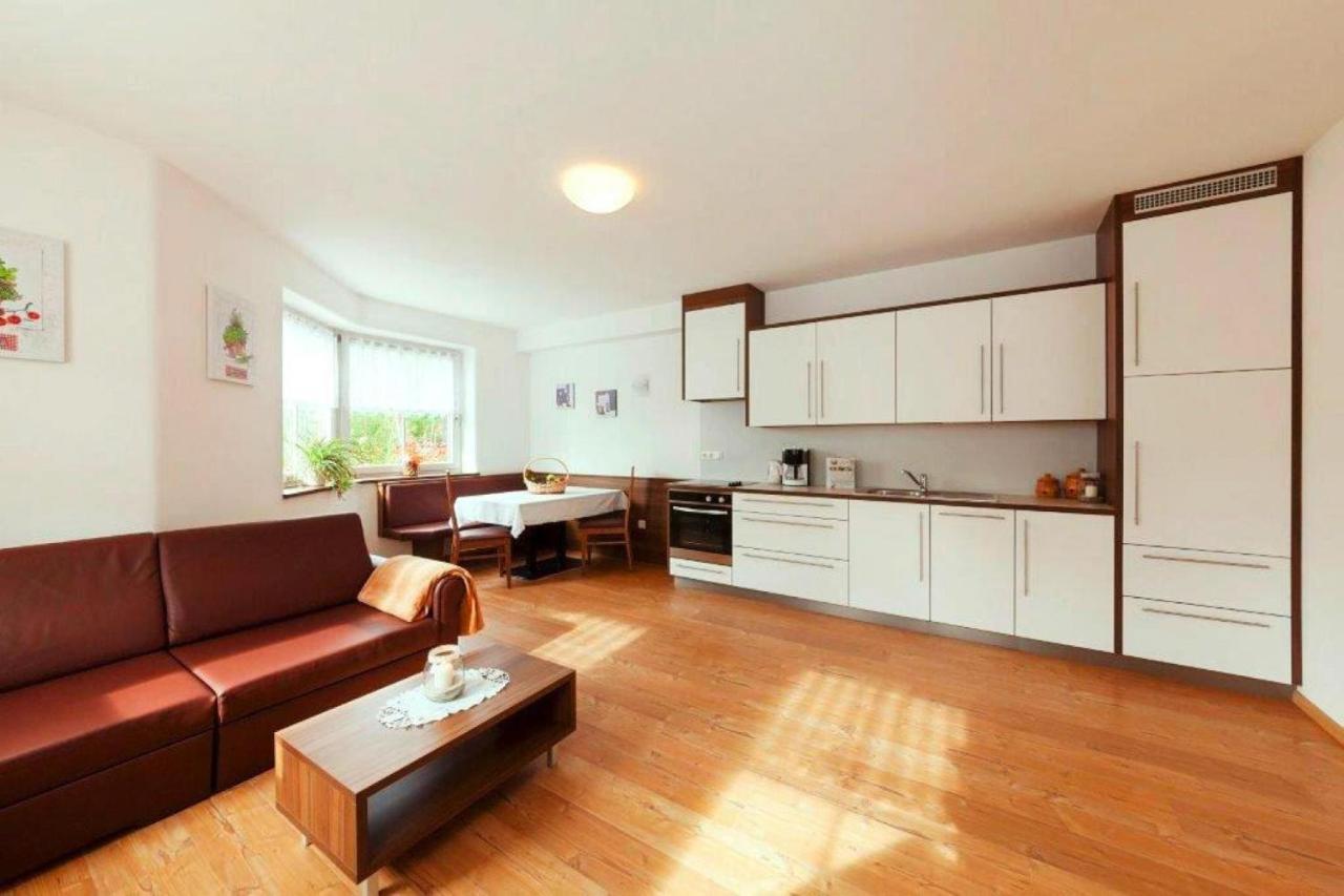 Apartment In Naz-Sciaves With Garden Natz-Schabs Luaran gambar